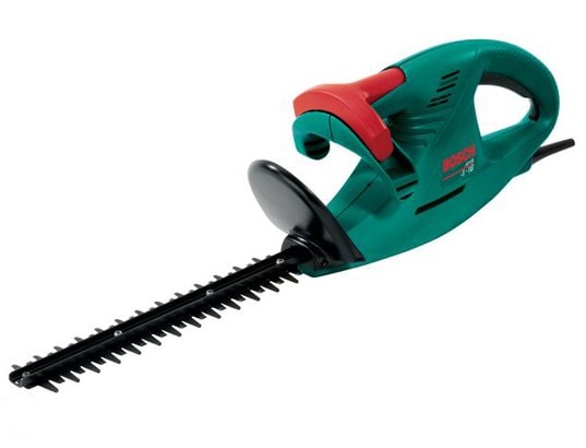 Taille-haie électrique Bosch AHS 70-34 - 700W, Couteau Diamant 34mm, Coupe Branches Jusqu'à 38mm | Léger Et Puissant