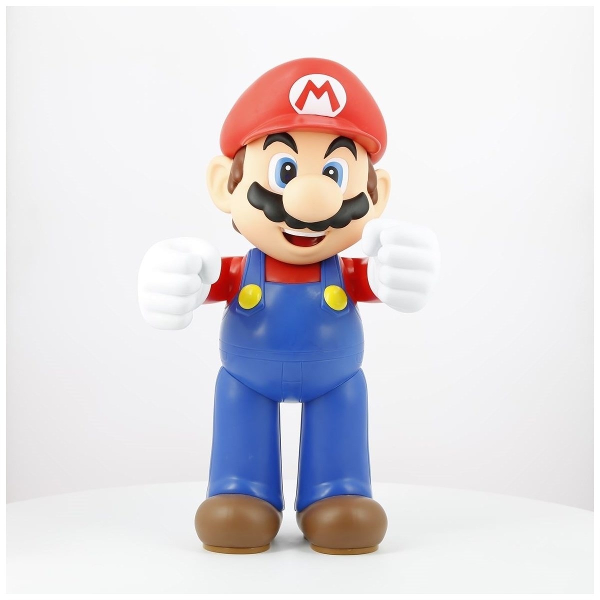 Nintendo Peluche Mario géante 50 cm : : Jeux et Jouets