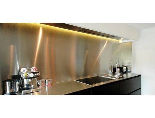 Crédence Cuisine Composite Cuivre Brossé 20 Cm X 130 Cm – Résistante à La Chaleur Et à L’eau – Fabrication Française