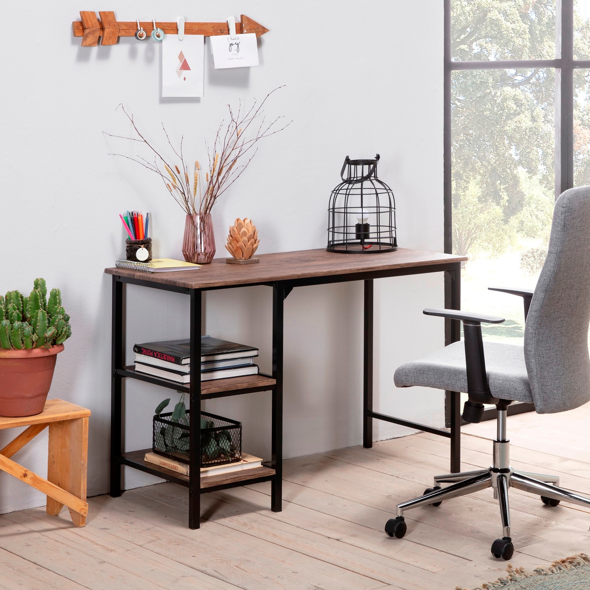 Bureau style industriel gris et noir