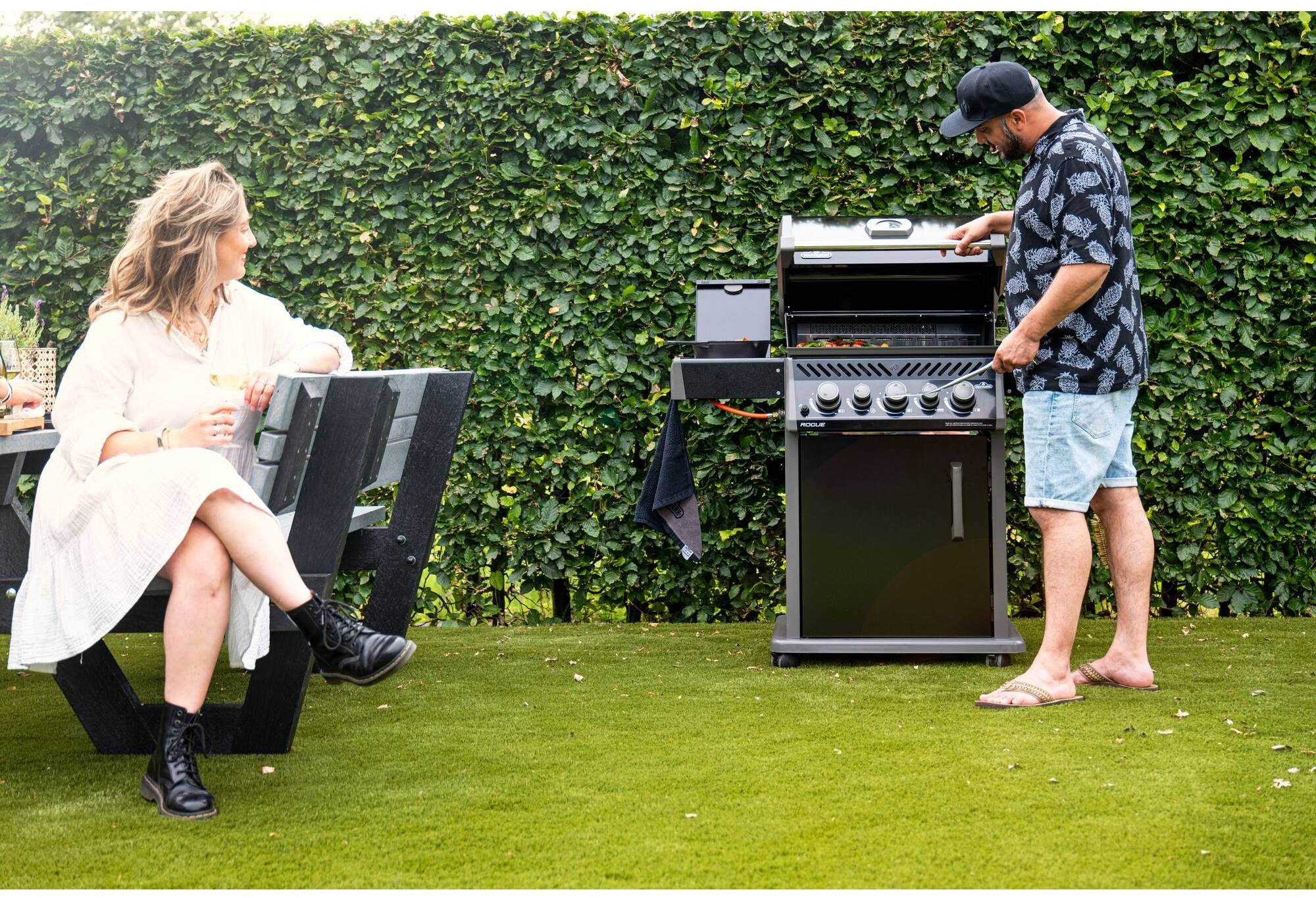 Housse Barbecue Freestyle avec tablettes latérales - Napoleon.